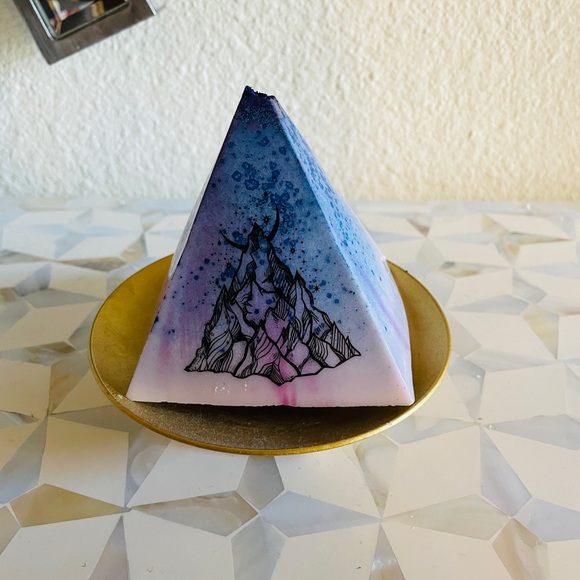 NWT Mountain Nutmeg Candle - Picture 2 of 3